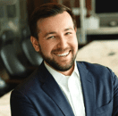 Austin Segal,副总裁,酒店及度假村收藏策展人半岛手机端下载
