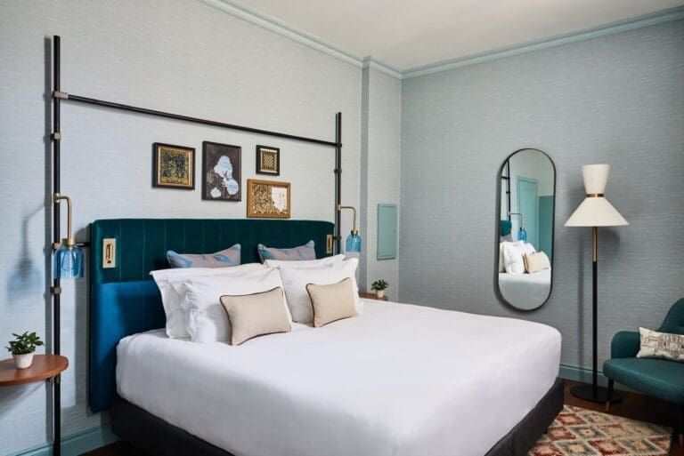 半岛手机端下载英迪格酒店客房