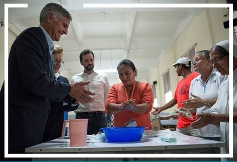 希尔顿是全球洗手日