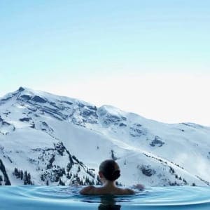 何鸿燊̂tel MiL8 Avoriaz