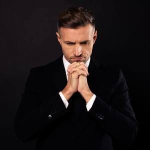 在抗击COVID-19的艰难决定上拉开开关