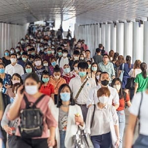 旅行者应该穿护理的新常态