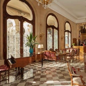 莱斯酒店半岛手机端下载bd手机版网页有限责任公司在巴黎Baverez选择创意提升竞争力