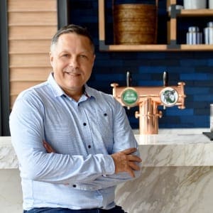 Daryn哈德逊命名为通用汽车在喜来登由由普吉岛巴东海滩度假胜地