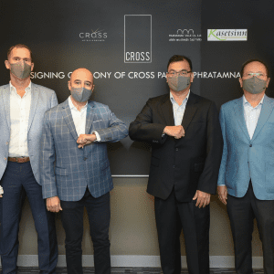 交叉芭堤雅Phratamnak