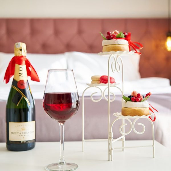 加强与客户的联系