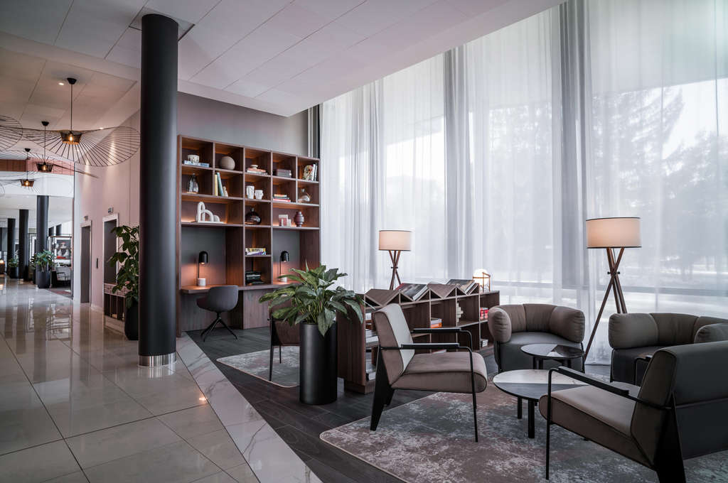 奥斯陆机场雷迪森酒半岛手机端下载店及会议中心