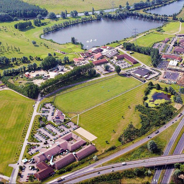 威波士顿湖度假村