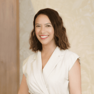 女士Jirarat Ninpadub